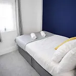 Chic 5 Bedroom House With Private Parking & Garden Semesterbostad Bristol