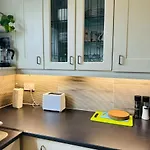 Chic 5 Bedroom House With Private Parking & Garden Μπρίστολ