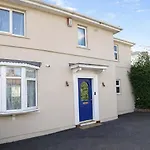 Feriehus Chic 5 Bedroom House With Private Parking & Garden *