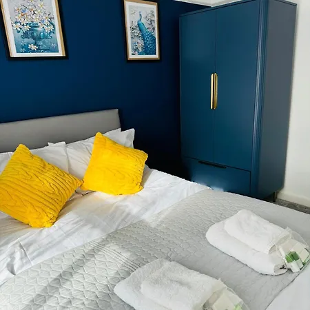 Σπίτι διακοπών Chic 5 Bedroom House With Private Parking & Garden Μπρίστολ