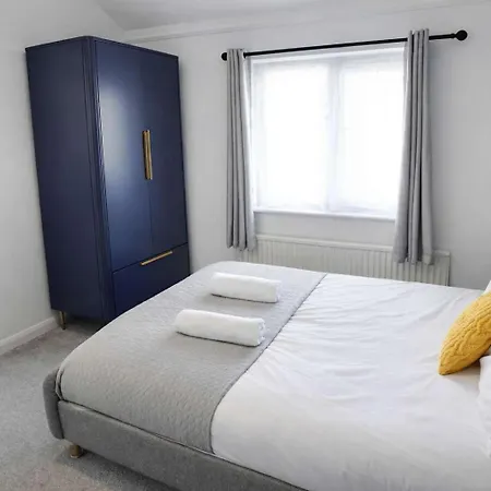 Chic 5 Bedroom House With Private Parking & Garden Casa de Férias Bristol