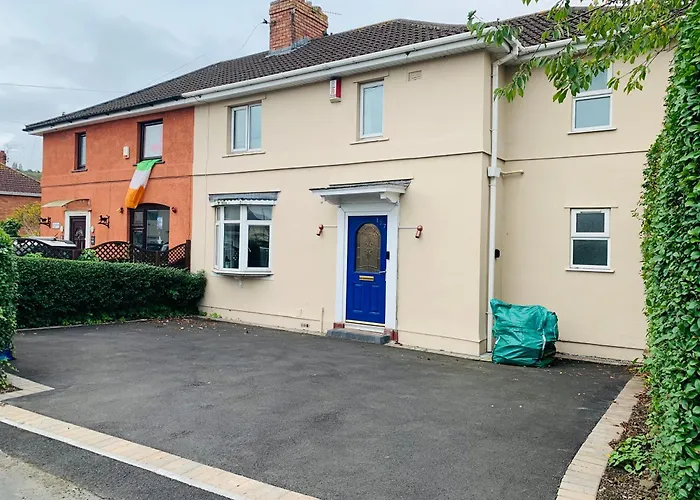 Chic 5 Bedroom House With Private Parking & Garden Bristol