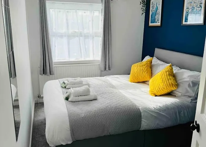 Σπίτι διακοπών Chic 5 Bedroom House With Private Parking & Garden