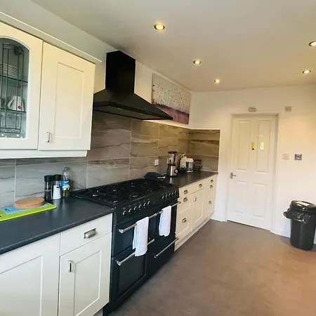 Casa de Férias Chic 5 Bedroom House With Private Parking & Garden Bristol