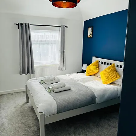 Chic 5 Bedroom House With Private Parking & Garden Casa de Férias Bristol